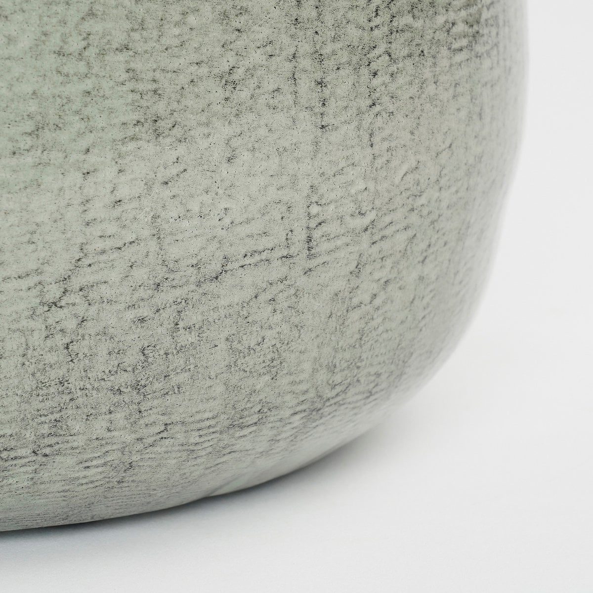 Bloempot voor binnen, lichtgrijs, ijzer.